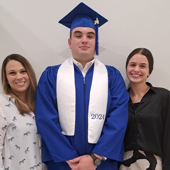 Meet your Posher, Amber - Picture 2 of 4